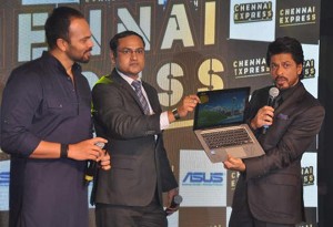 ASUS ChennaiExpress, L-R Rohit Shetty, Apratim Sharma & Shah Rukh Khan