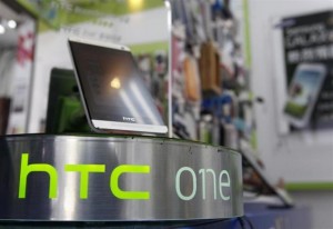 htc-one-stand-635