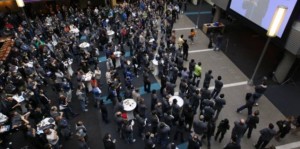 event-launch-crowd-635