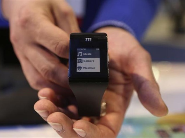 zte-blue-watch-ces-reuters-635x475