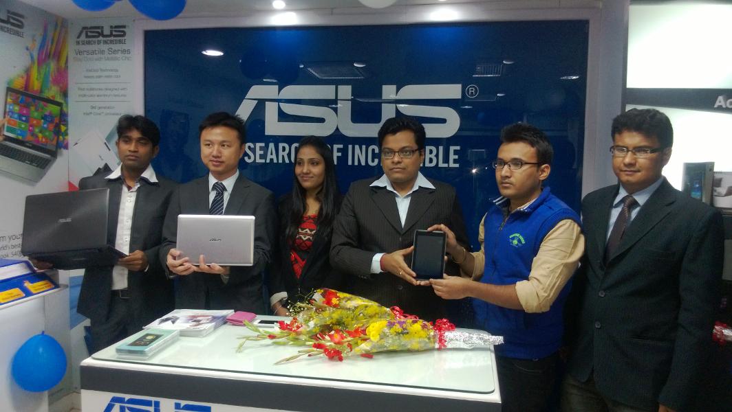Mr. Peter Chang, Regional Head - South Asia, Country Manager - System Business Group, ASUS India  inaugurating  stores in Ranchi