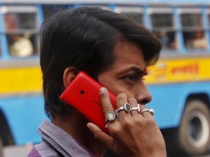 man_talking_on_nokia_phone_reuters