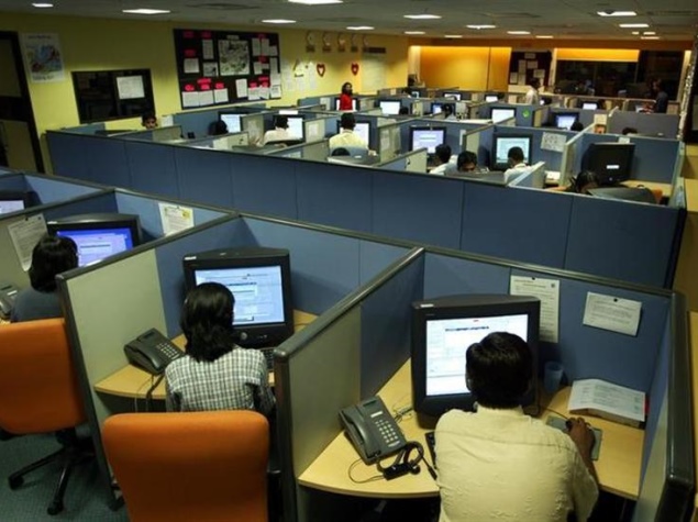 people_using_internet_india_reuters