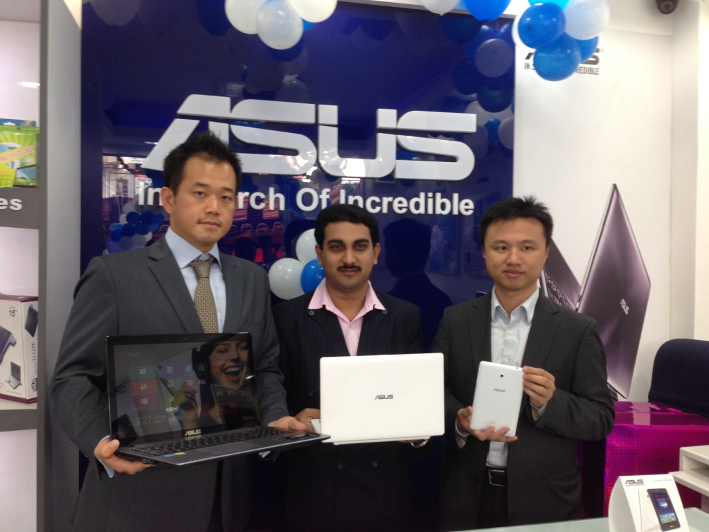 Mr. Peter Chang, Regional Head - South Asia, Country Manager - System Business Group, ASUS India launching 100th Store in Coimbatore