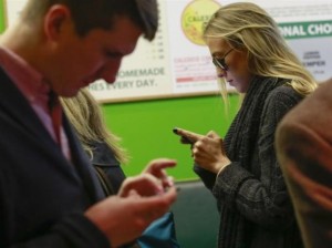mobile_users_reuters_02