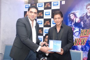 Khalid Wani, Director, India, Middle East and Africa, WD with Shah Rukh Khan at the meet and greet