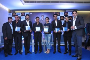Khalid Wani and Subroto Das of WD along with the cast of Happy New Year