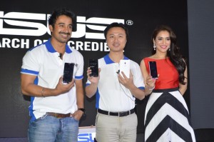 Left to Right- Rannvijay, Peter Chang, Regional Head, South Asia & Country Manager -System Business Group ASUS (2)