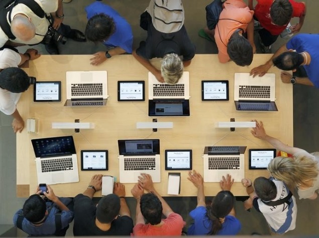 apple_macbook_pro_shop_reuters