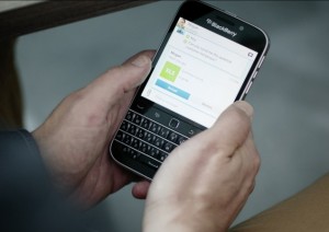 blackberry_classic_hands_official