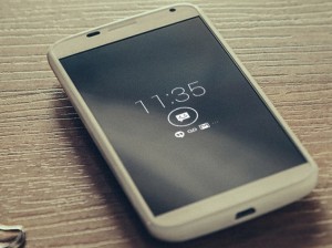 moto_x_gen1_screen_press_image