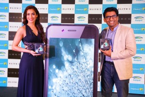 Launch of Elite 2 by Rashmi Nigam, Actress and Mr. Shripal Gandhi, Founder & CEO of Swipe Technologies (1)