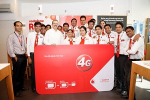 Ishmeet Singh, Business Head-Vodafone Mumbai Circle launching 4G Ready SIM at Vodafone Store