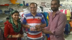 Toonz giving free eco-friendly gulal to customers (1)