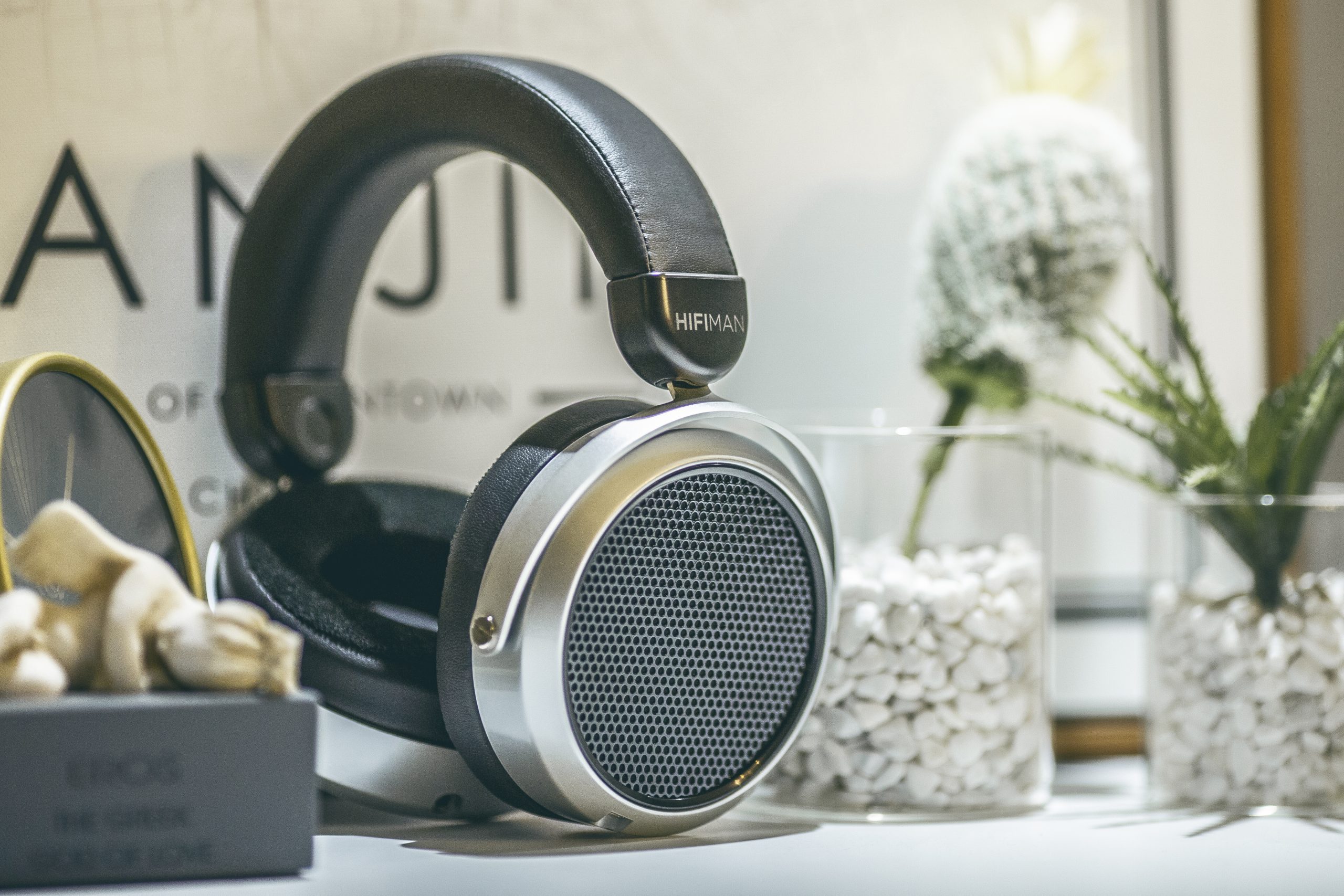 HIFIMAN launches HE400se Open-Back Planar Headphone with Invisible Stealth Magnets