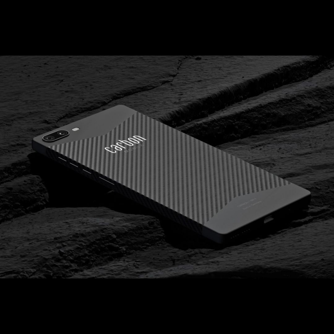 New Carbon Cell Phone: Lighter Than a Bag of Chips