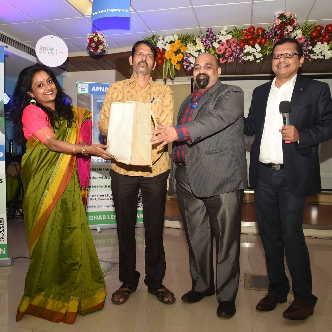 From Left to right Manika Ganguly- Head of HR and Administration, Ajay Kumar Pandey- customer from Kalyan, Milind Karandikar- Head of Credit and Operations, Dr Malcolm Athaide- CEO and co-founder Agrim Housing Finan