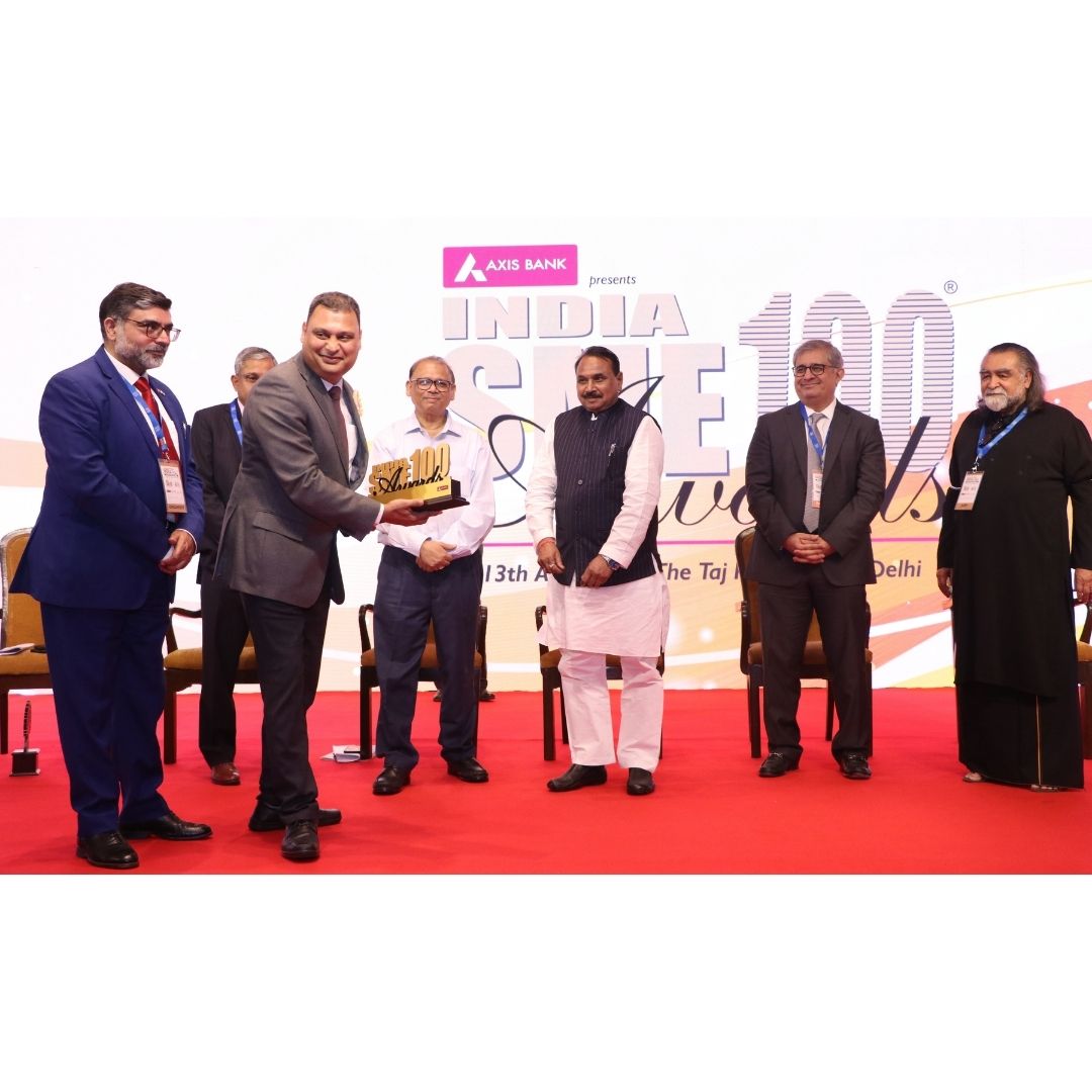 SME 100 Awards-Received by Mr. Vishal Shah, Co-founder & CEO Synersoft Technologies Pvt.Ltd.