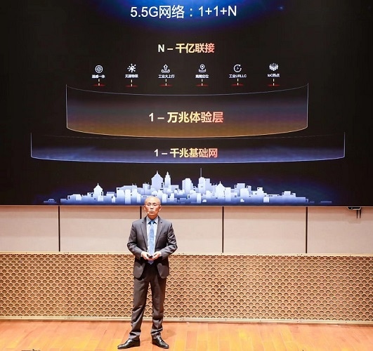 Huawei's Gan Bin delivering a keynote speech at the HAS 2022