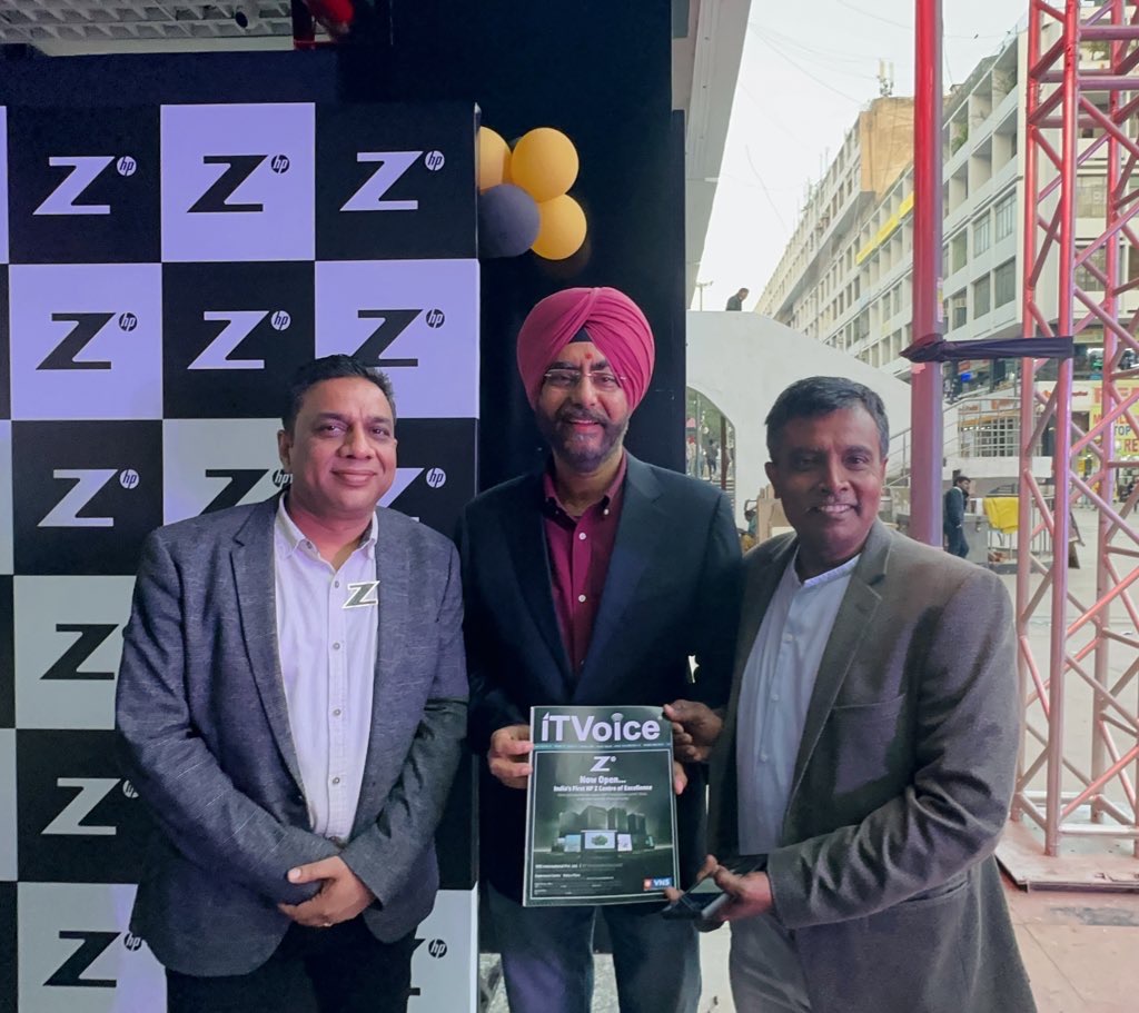 Chief Editor of IT Voice, Mr. Tarun Kumar Taunk with Senior Director - Distributon, Supplies and GeM of HP, Mr. Gurpreet Brar and Director of VNS, Mr. Neeraj Garg