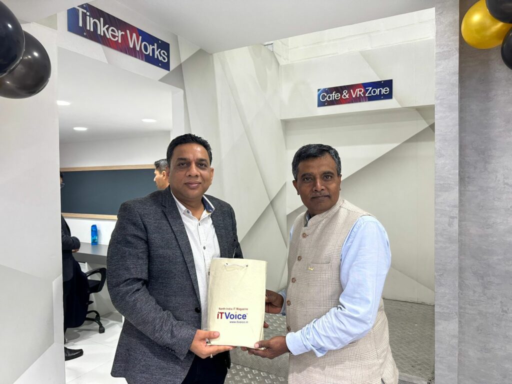 CEO of IT Voice Tarun Kumar Taunk with Director of VNS International, Neeraj Garg