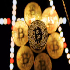 Bitcoin Retreats to $40,000 as Correction Intensifies Following ETF Debut